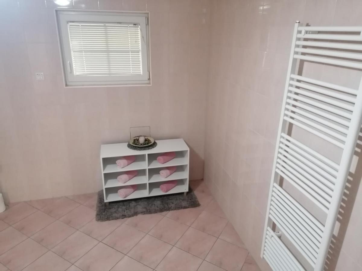 Apartma Sandi 셴틸 외부 사진