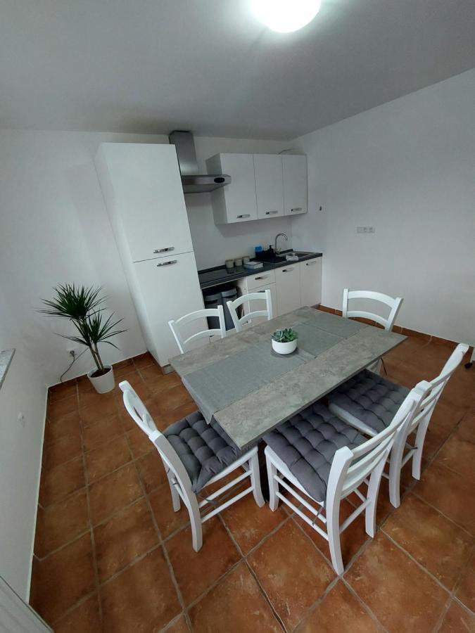 Apartma Sandi 셴틸 외부 사진